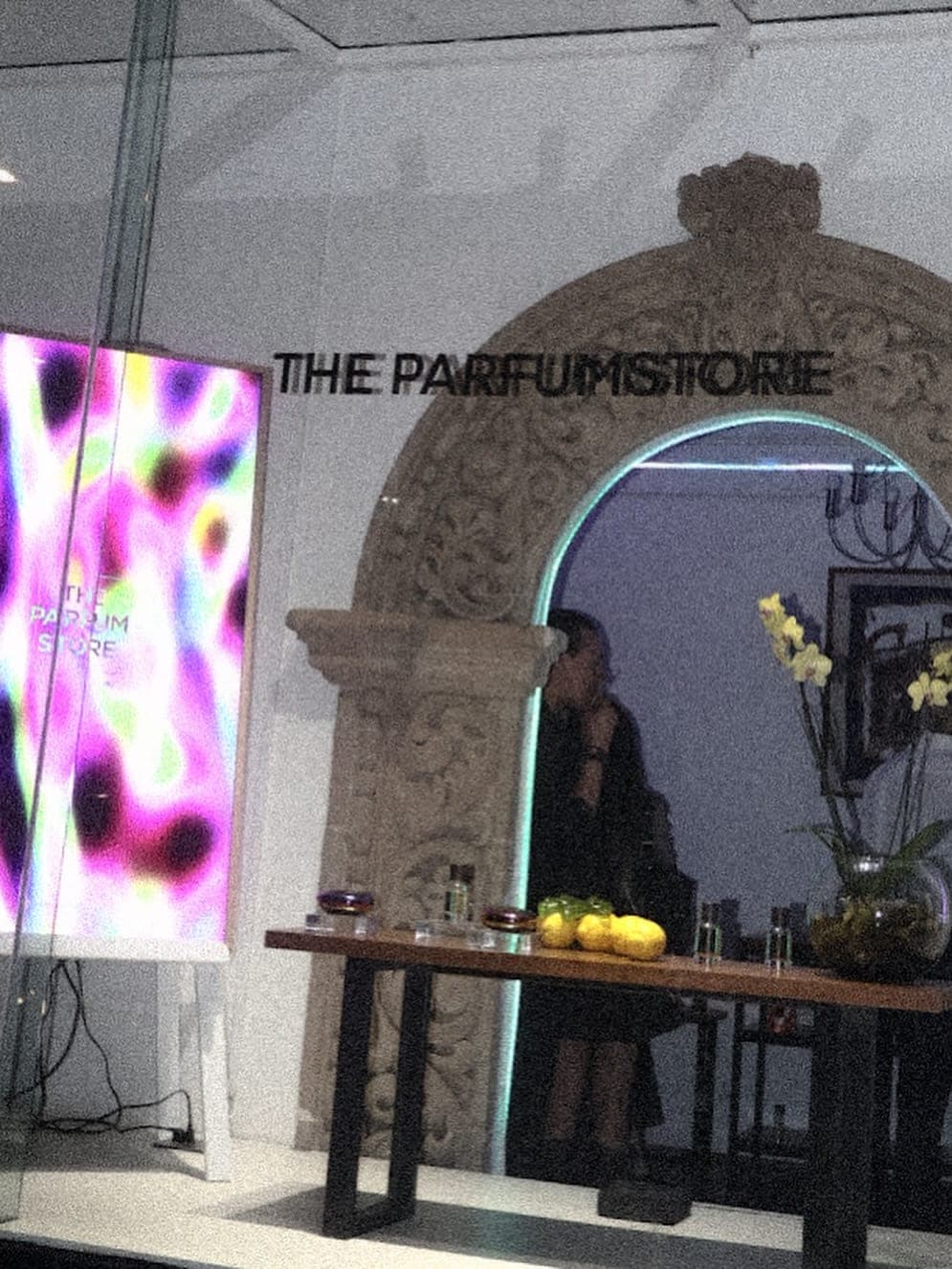 The store in Polanco, the screen still running at the end of the night